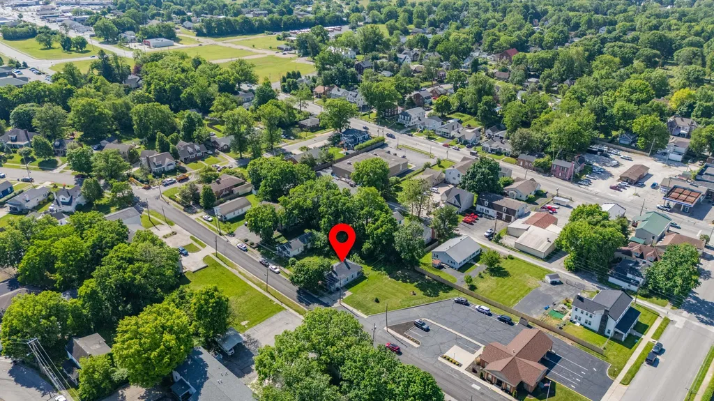 206 E Green Street Versailles KY 40383