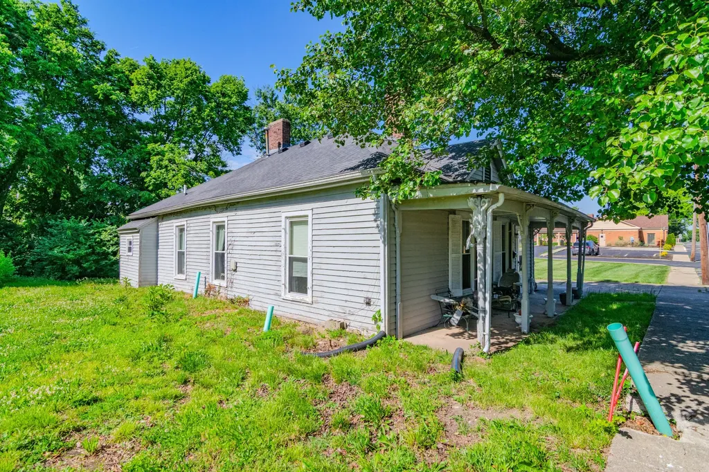 206 E Green Street Versailles KY 40383