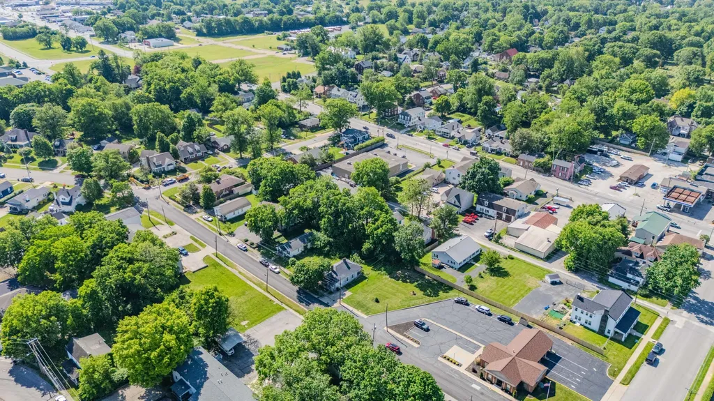 206 E Green Street Versailles KY 40383