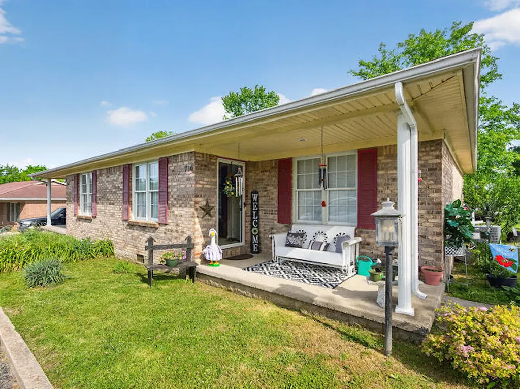 702-728 Parkway Avenue Harrodsburg KY 40330