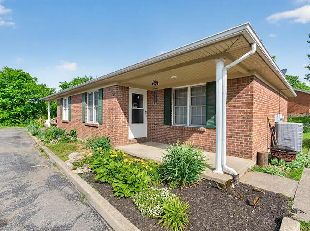 702-728 Parkway Avenue Harrodsburg KY 40330