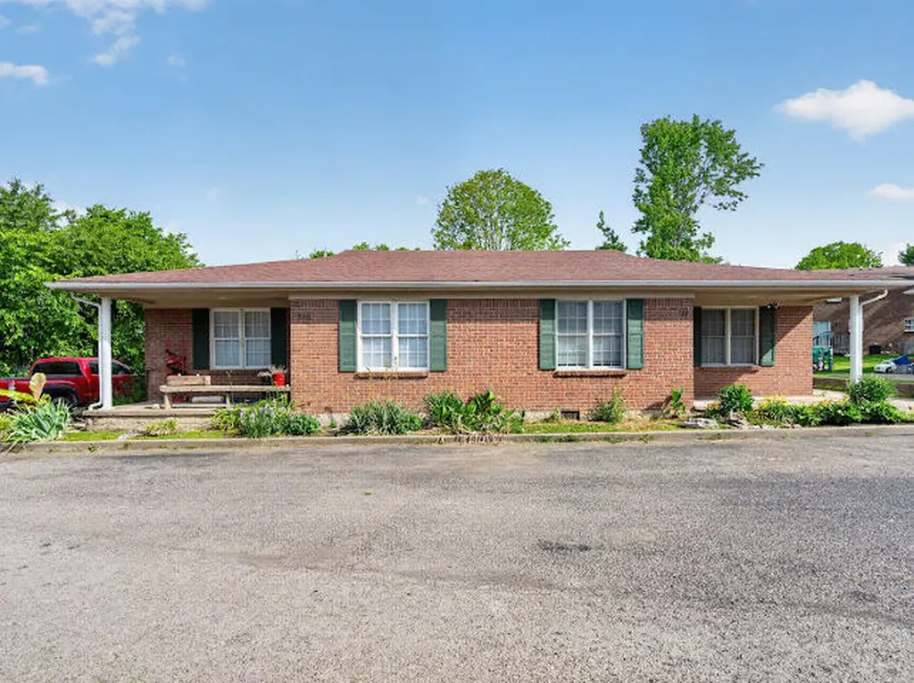 702-728 Parkway Avenue Harrodsburg KY 40330
