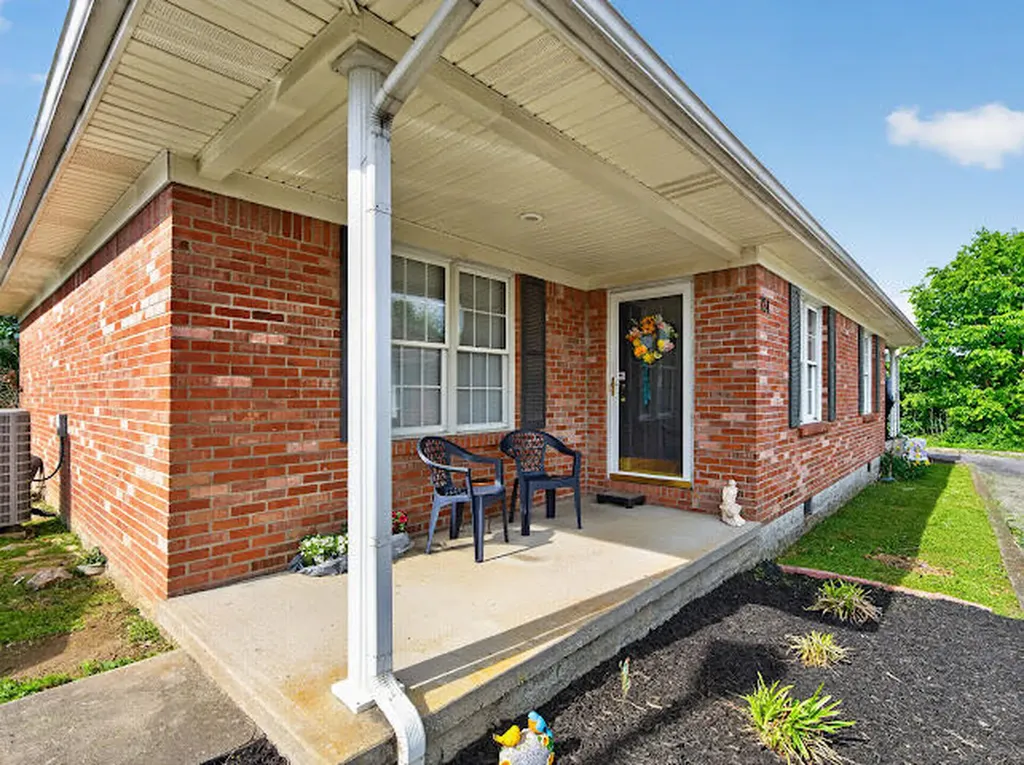 702-728 Parkway Avenue Harrodsburg KY 40330