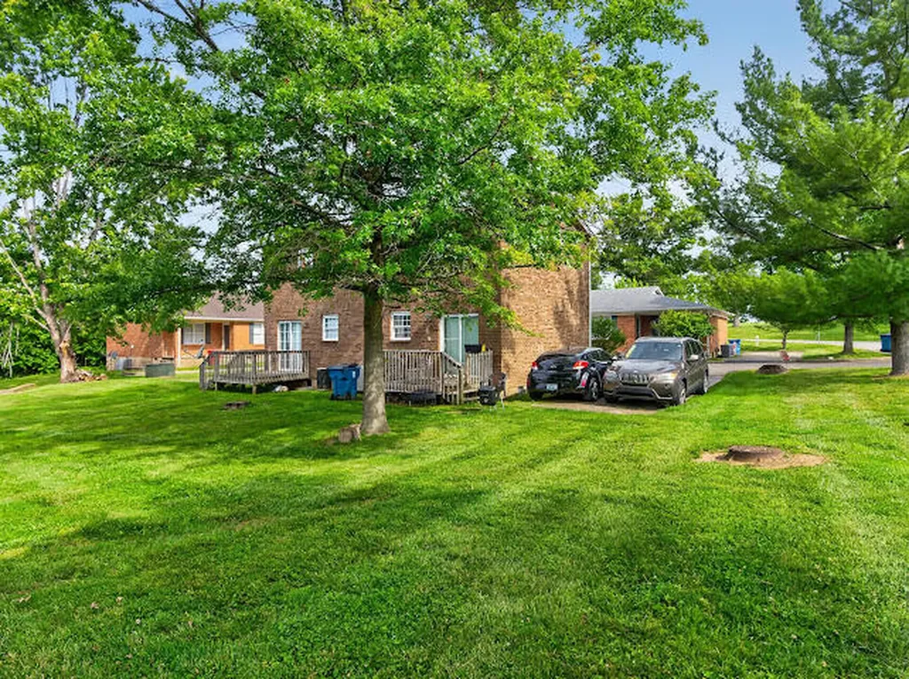 702-728 Parkway Avenue Harrodsburg KY 40330