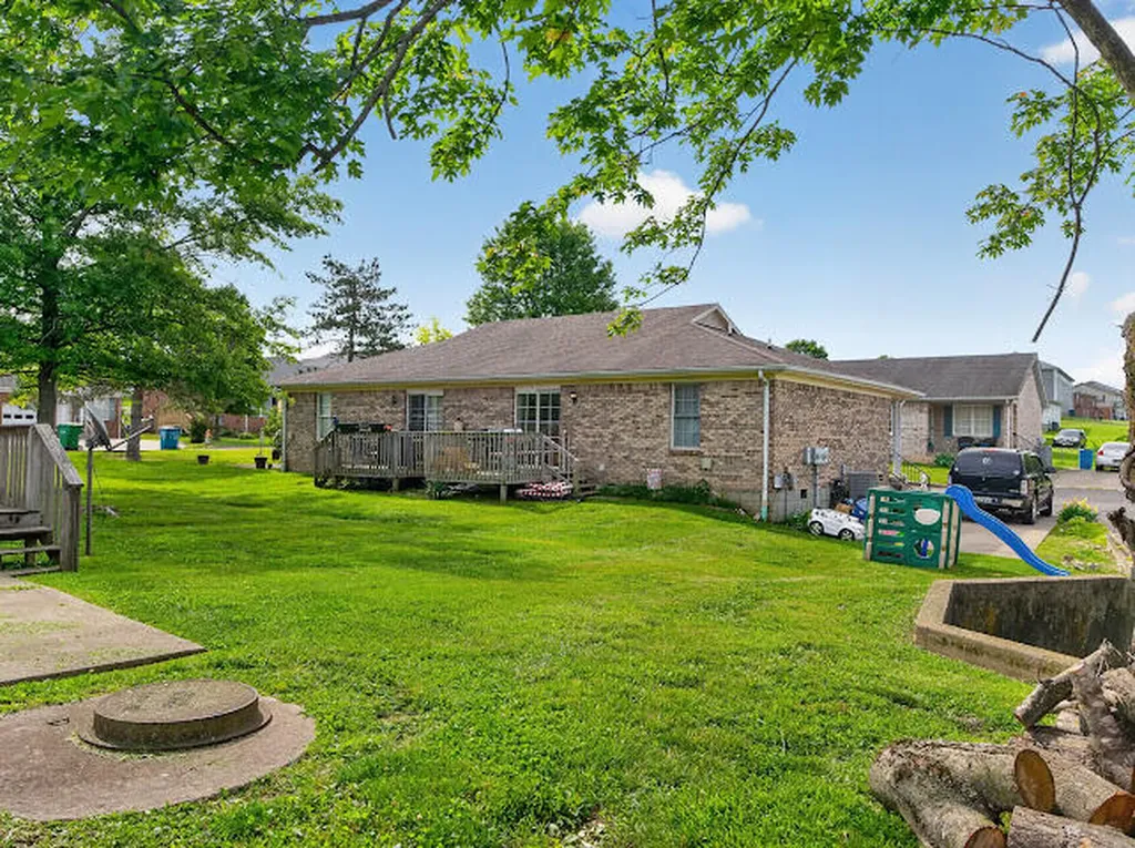 702-728 Parkway Avenue Harrodsburg KY 40330
