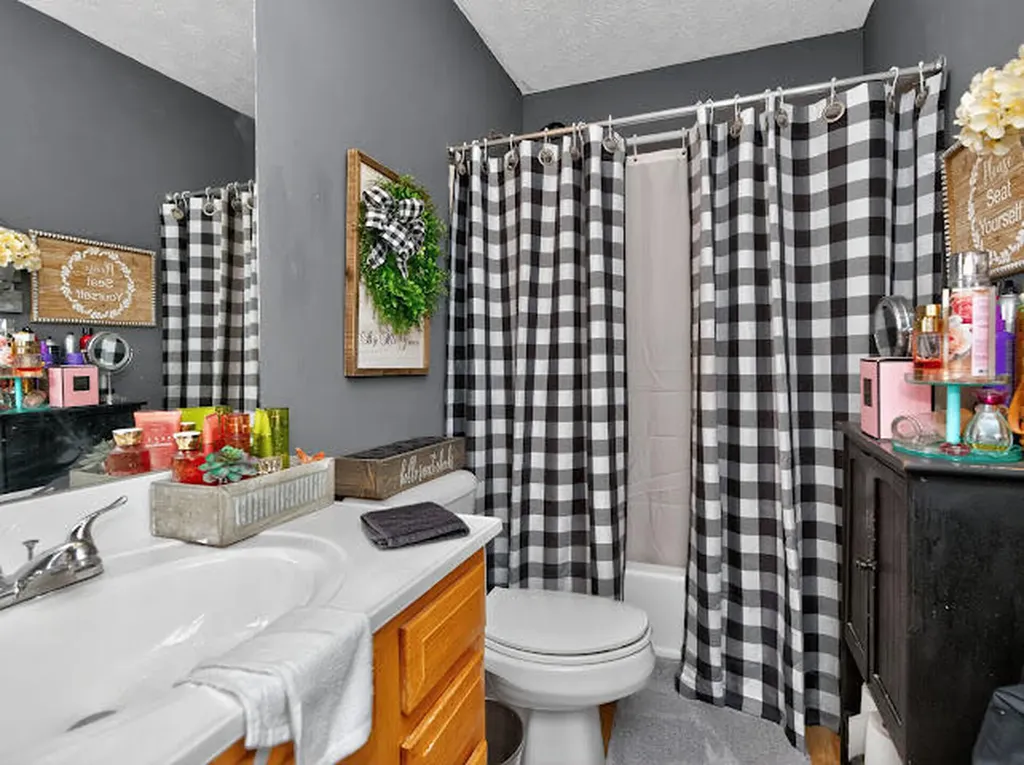 702-728 Parkway Avenue Harrodsburg KY 40330
