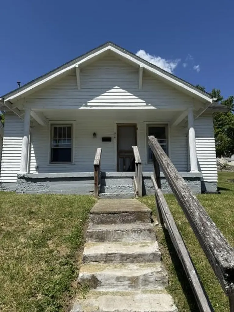 814 Holmes Street Frankfort KY 40601