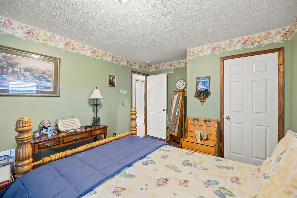1518 Oakland Lane Harrodsburg KY 40330