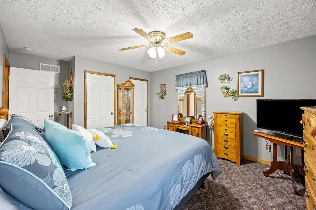 1518 Oakland Lane Harrodsburg KY 40330
