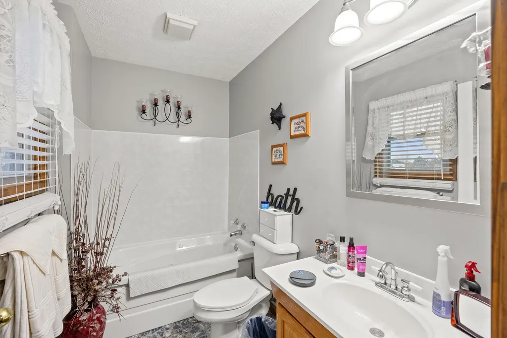 1518 Oakland Lane Harrodsburg KY 40330
