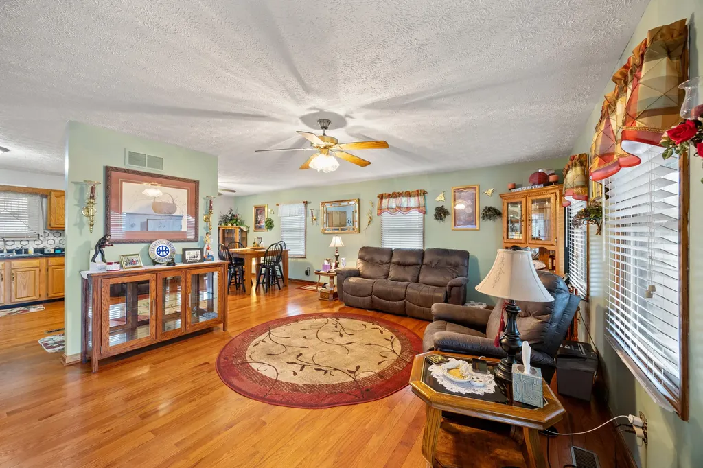 1518 Oakland Lane Harrodsburg KY 40330
