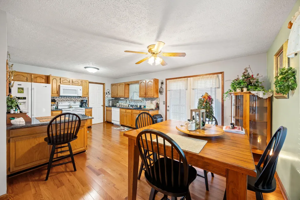 1518 Oakland Lane Harrodsburg KY 40330