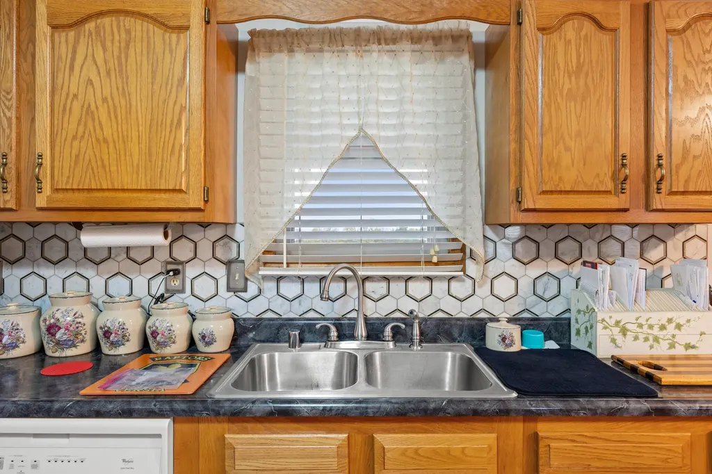 1518 Oakland Lane Harrodsburg KY 40330