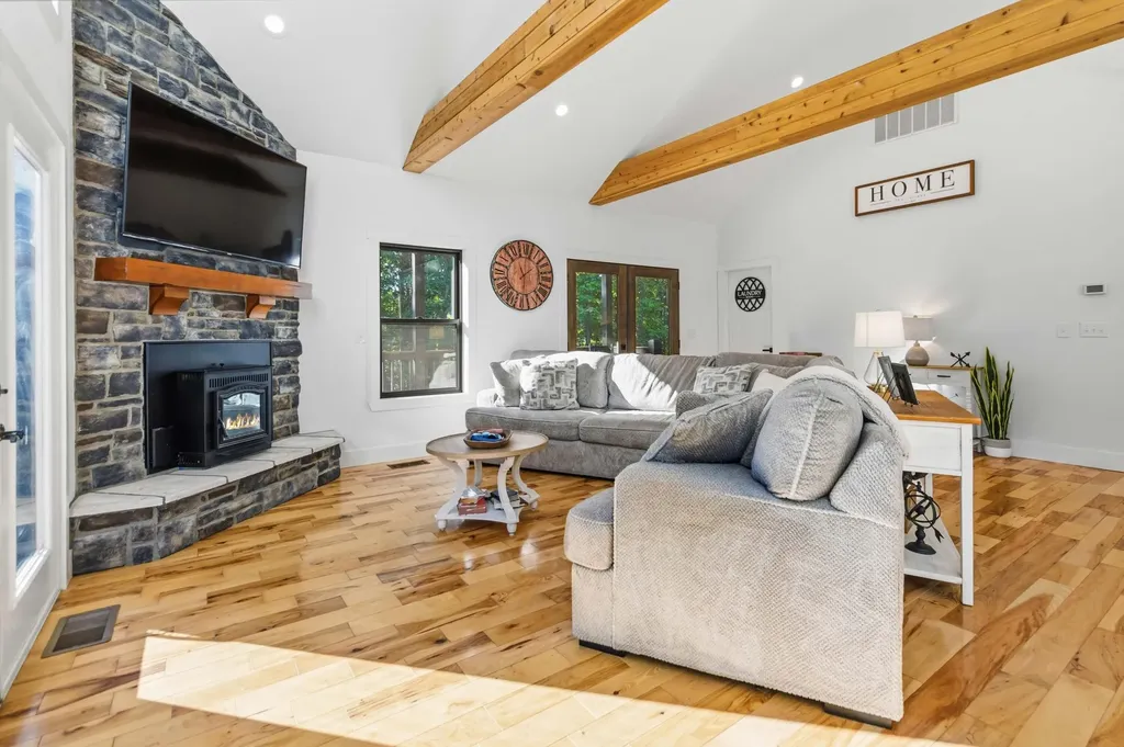 2074 Harris Creek Road Stanford KY 40484