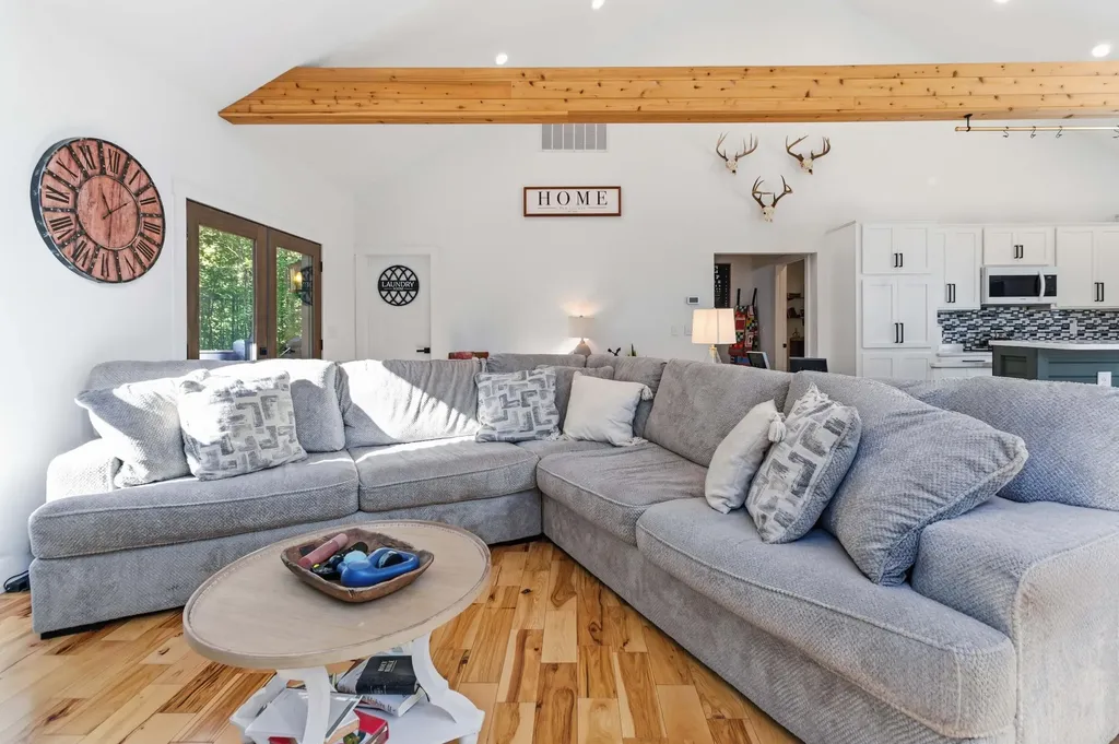 2074 Harris Creek Road Stanford KY 40484