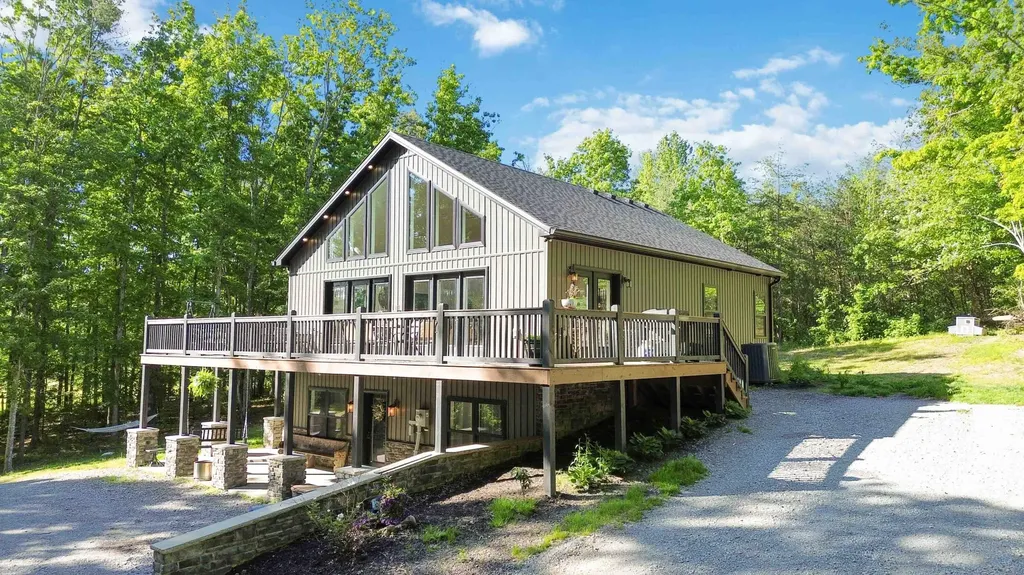 2074 Harris Creek Road Stanford KY 40484