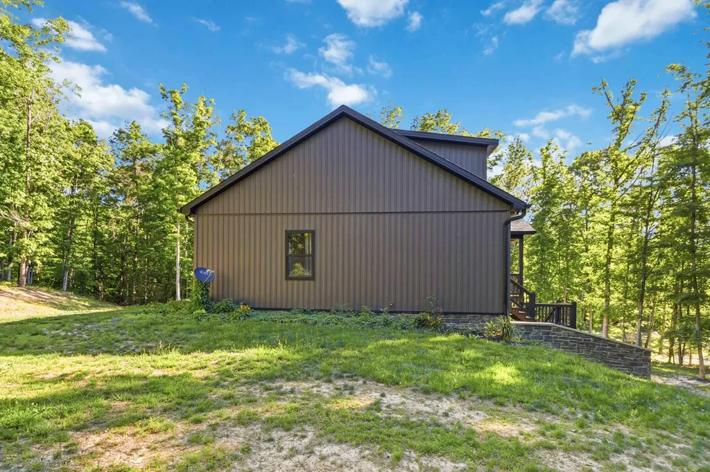2074 Harris Creek Road Stanford KY 40484