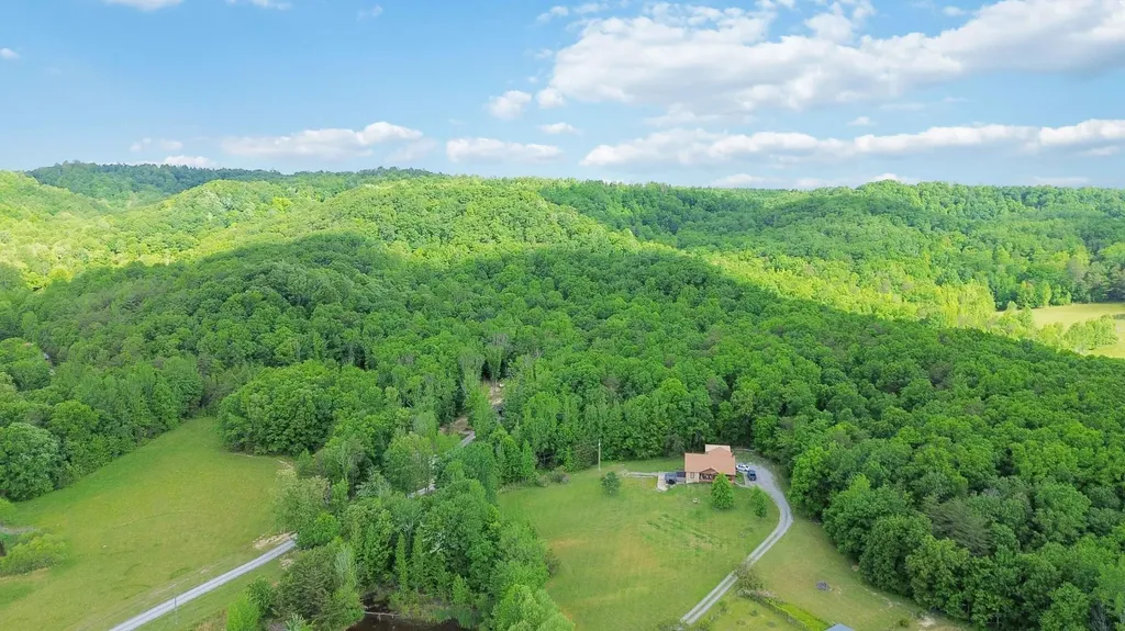 2074 Harris Creek Road Stanford KY 40484