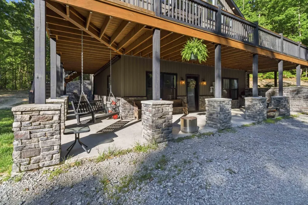 2074 Harris Creek Road Stanford KY 40484