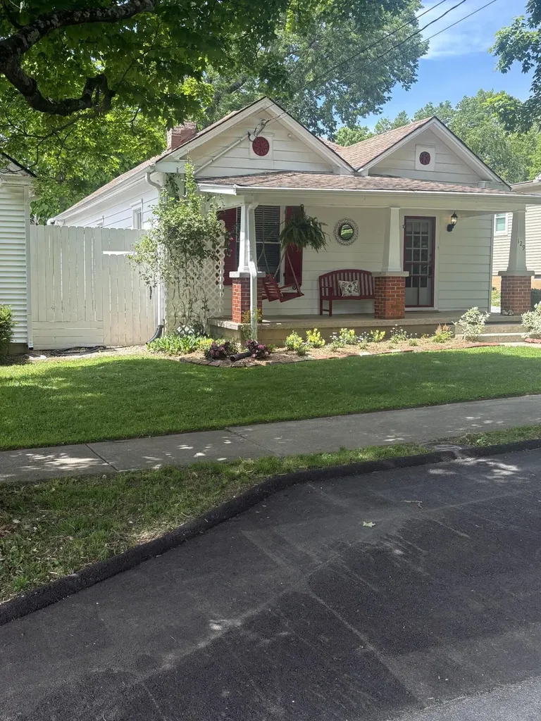 129 S Gratz Street Midway KY 40347