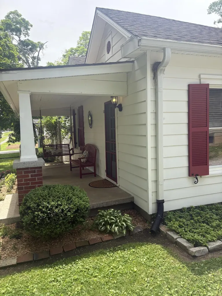 129 S Gratz Street Midway KY 40347