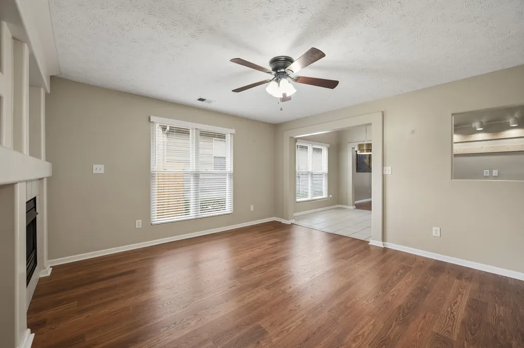 2917 Sandersville Road Lexington KY 40511