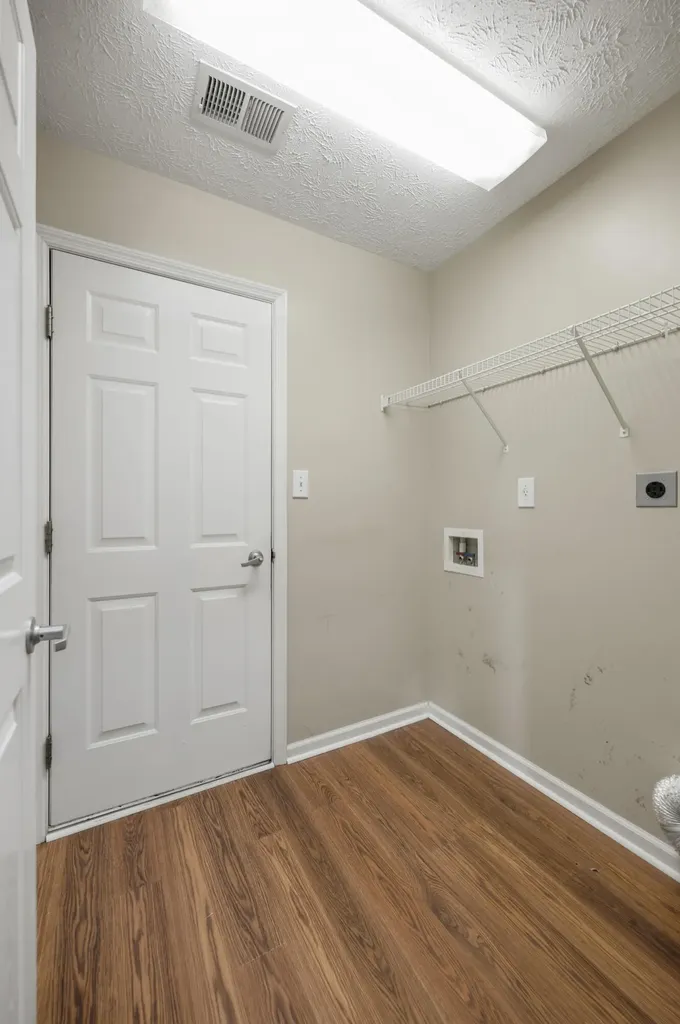 2917 Sandersville Road Lexington KY 40511