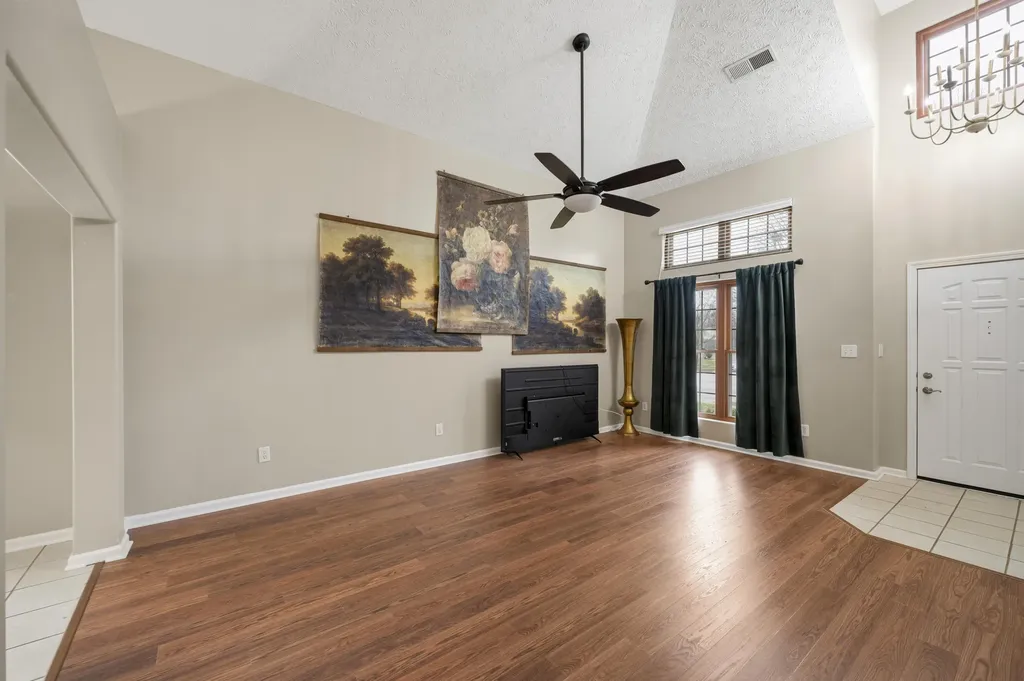 2917 Sandersville Road Lexington KY 40511