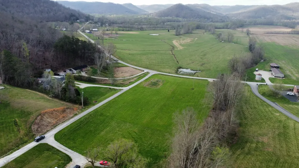 2786 N Bend Road Stanton KY 40380