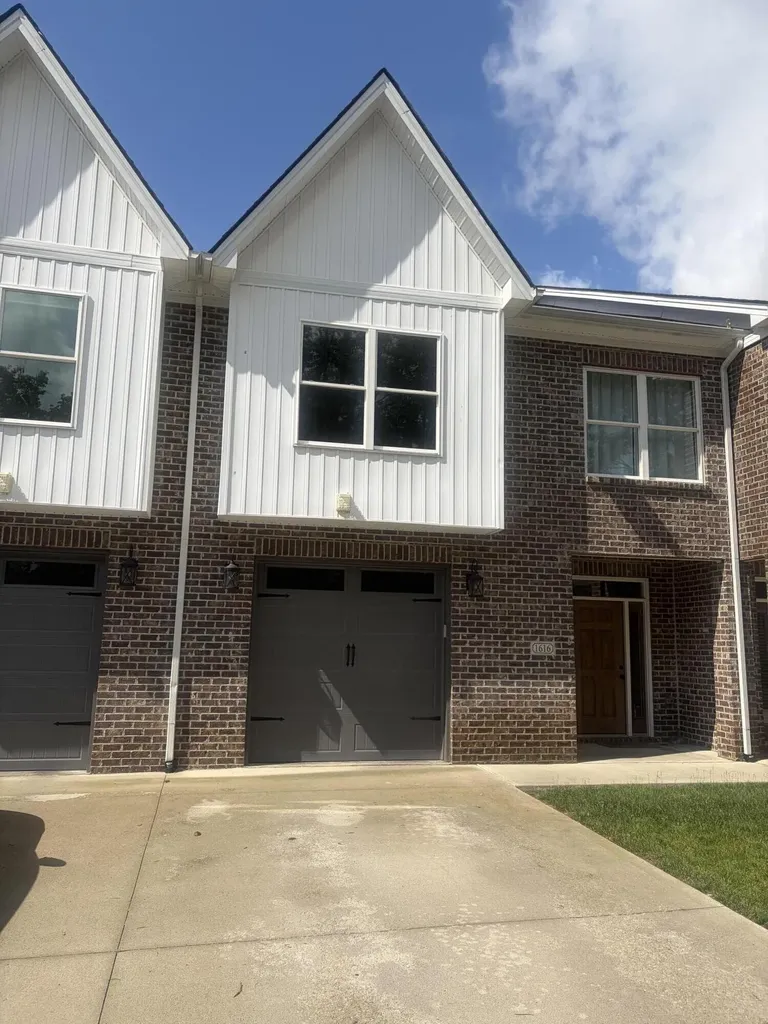 1616 Higbee Mill Road Lexington KY 40503