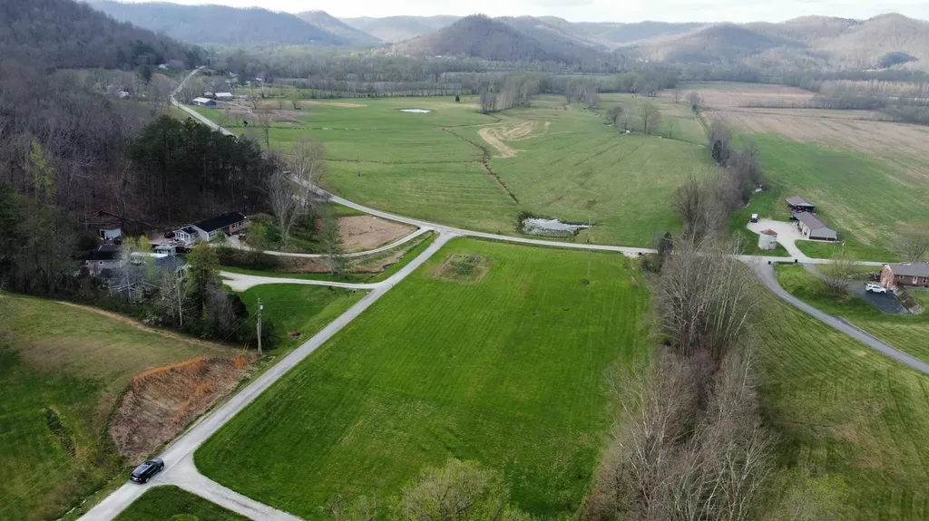 2786 N Bend Road Stanton KY 40380
