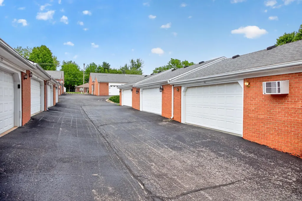 105 Savannah Way Danville KY 40422