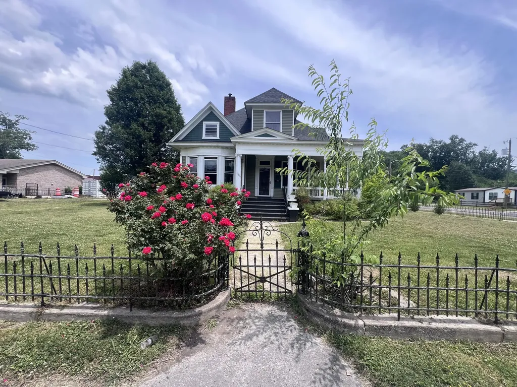 215 S 21st Street Middlesboro KY 40965