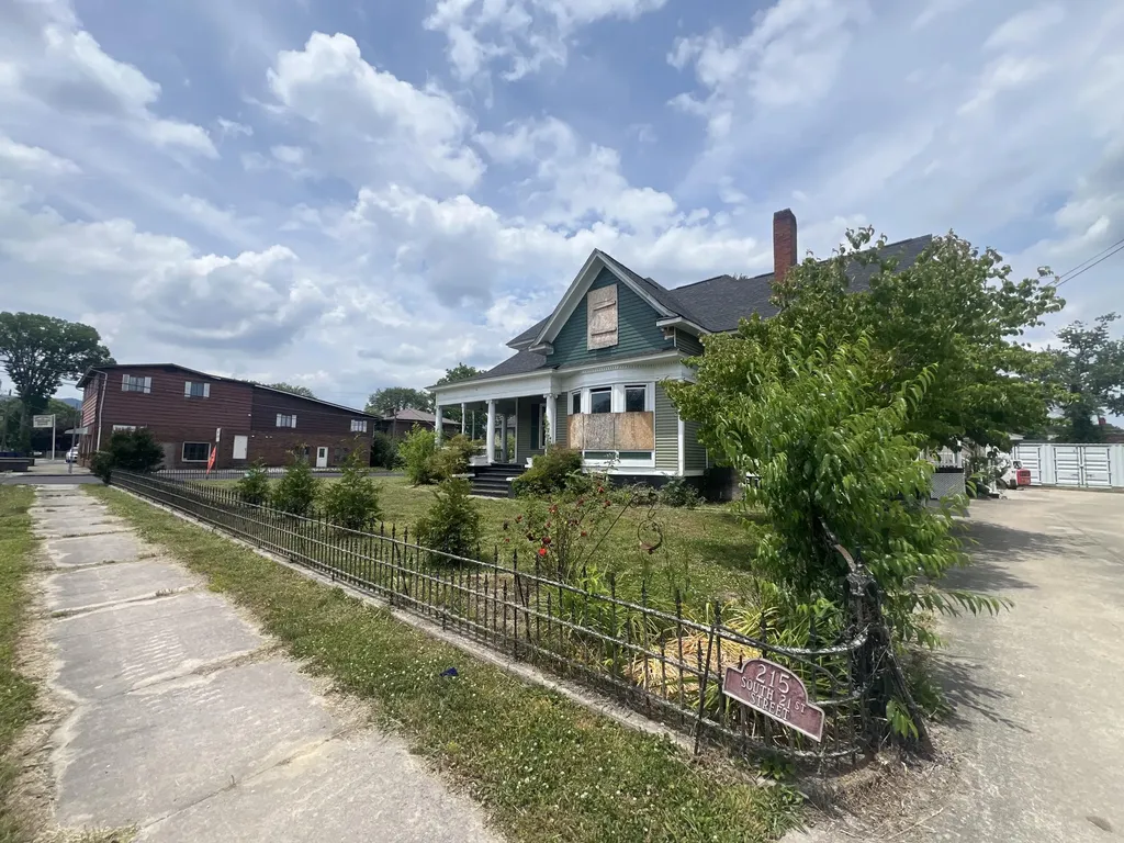 215 S 21st Street Middlesboro KY 40965