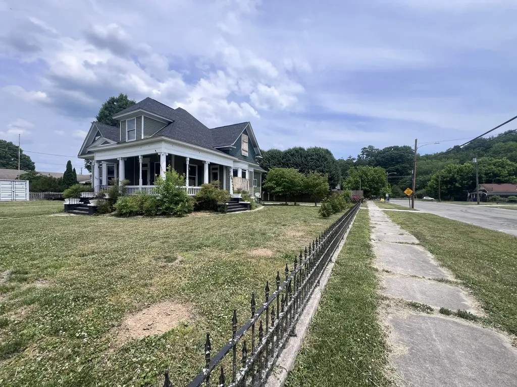 215 S 21st Street Middlesboro KY 40965