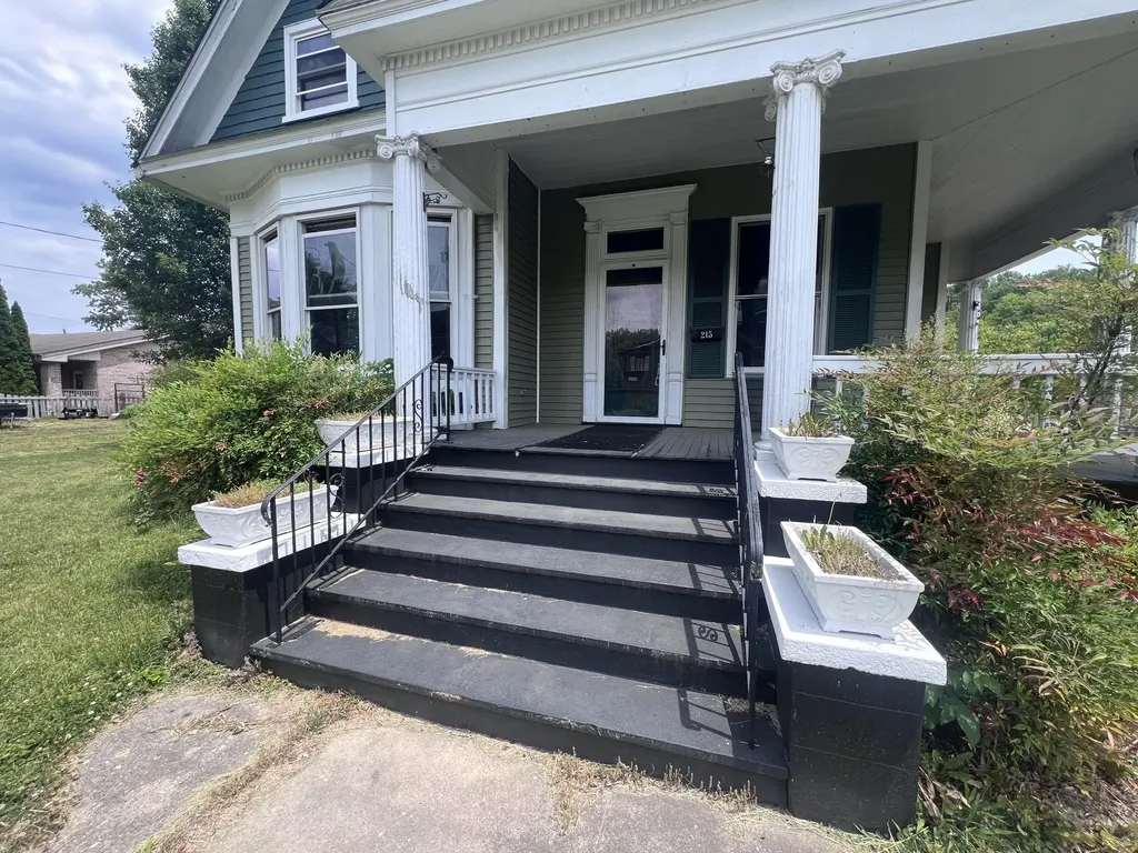 215 S 21st Street Middlesboro KY 40965