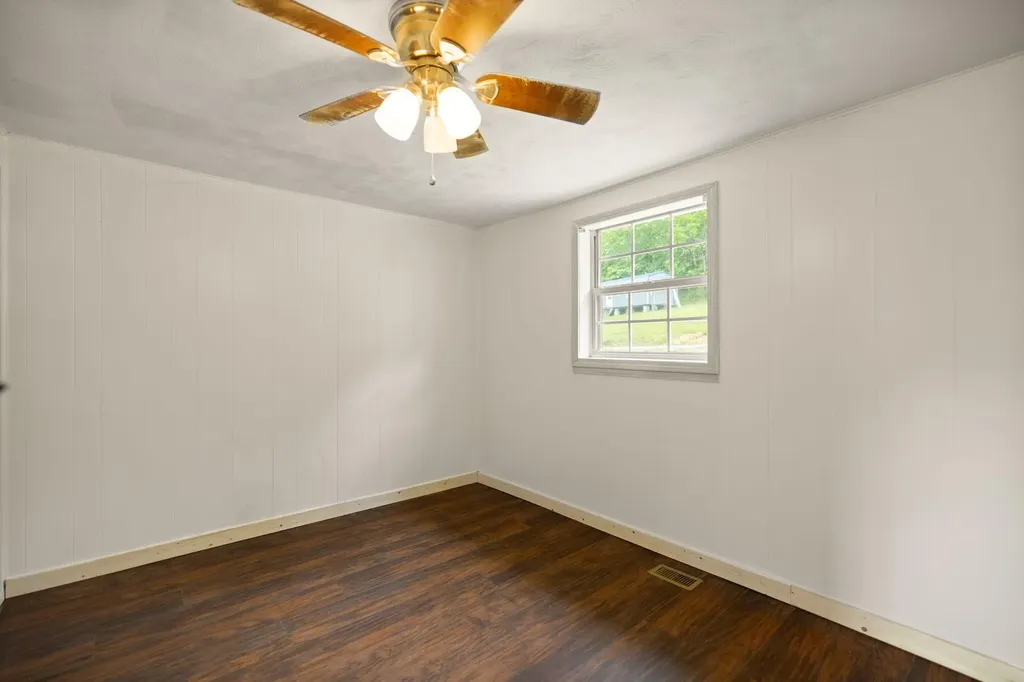 131 Barber Road Clearfield KY 40313