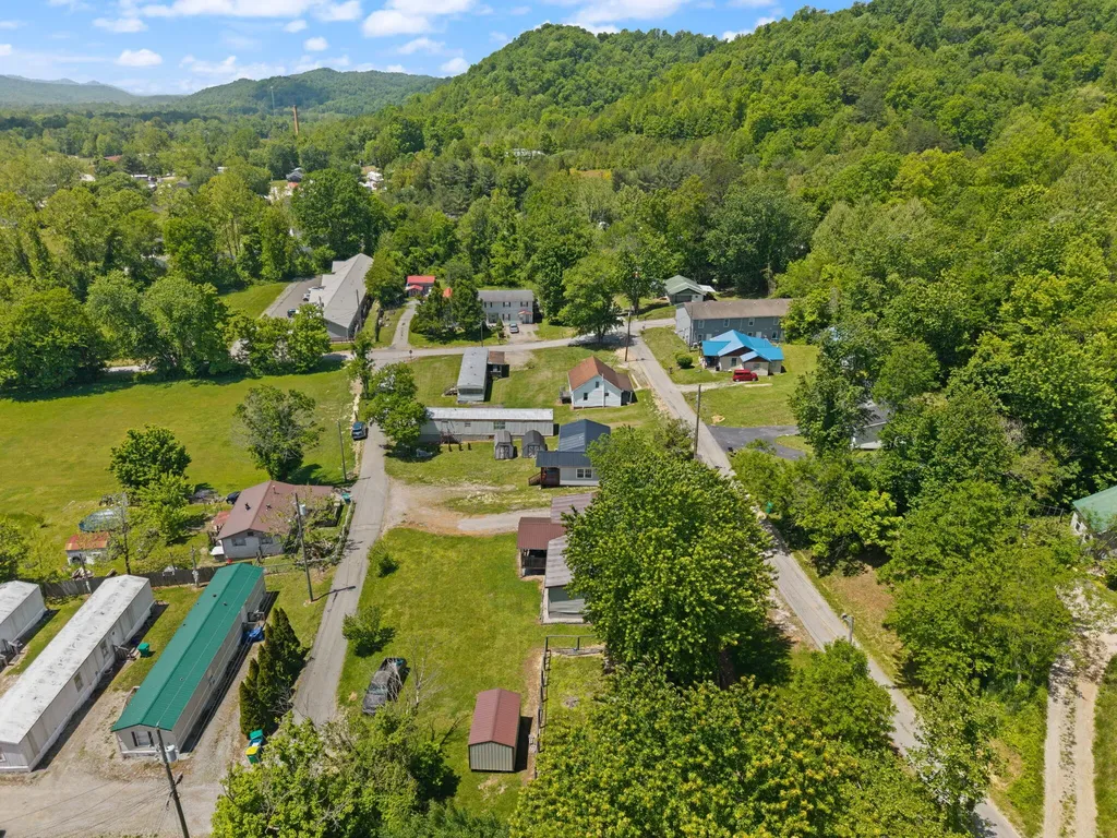 131 Barber Road Clearfield KY 40313