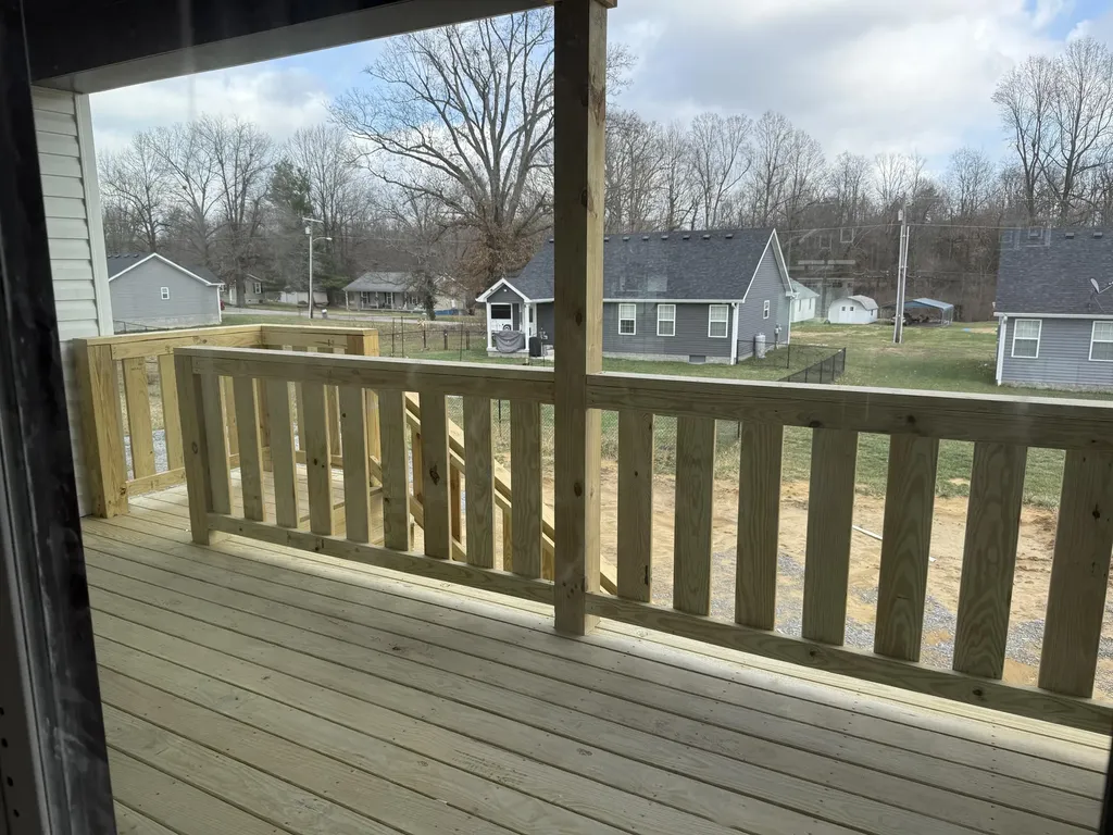 138 Knob View Trace Junction City KY 40440