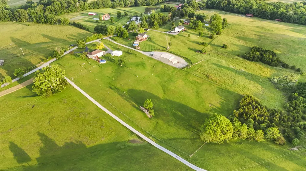 1234 Powell Taylor Road Lawrenceburg KY 40342