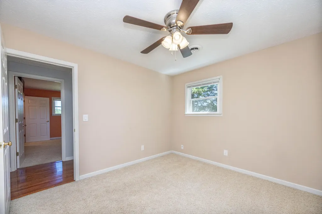 2335 Liberty Road Crab Orchard KY 40419