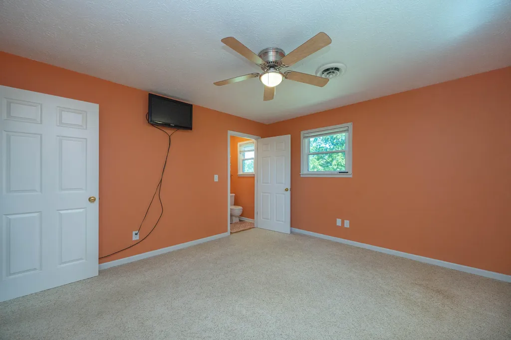 2335 Liberty Road Crab Orchard KY 40419