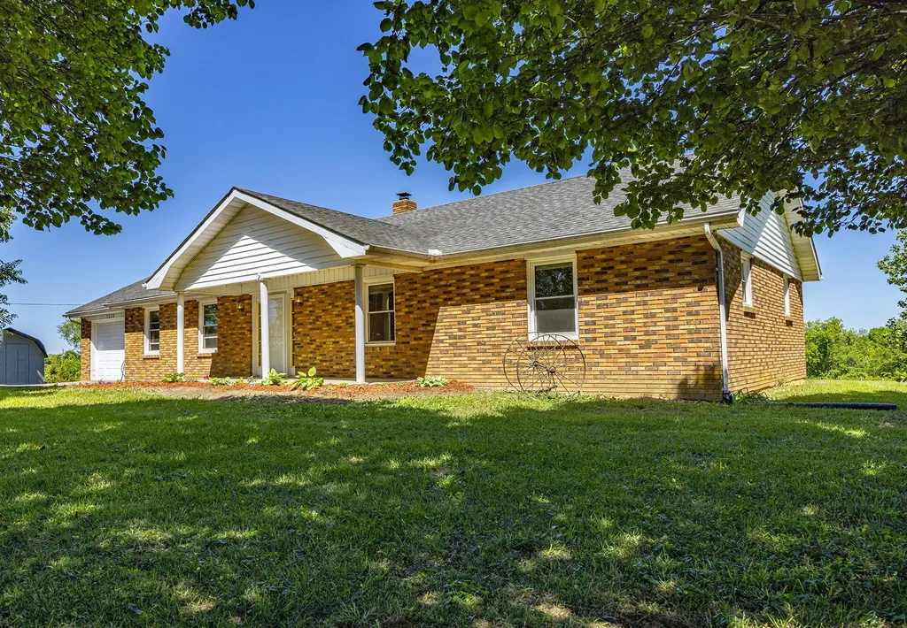 2335 Liberty Road Crab Orchard KY 40419