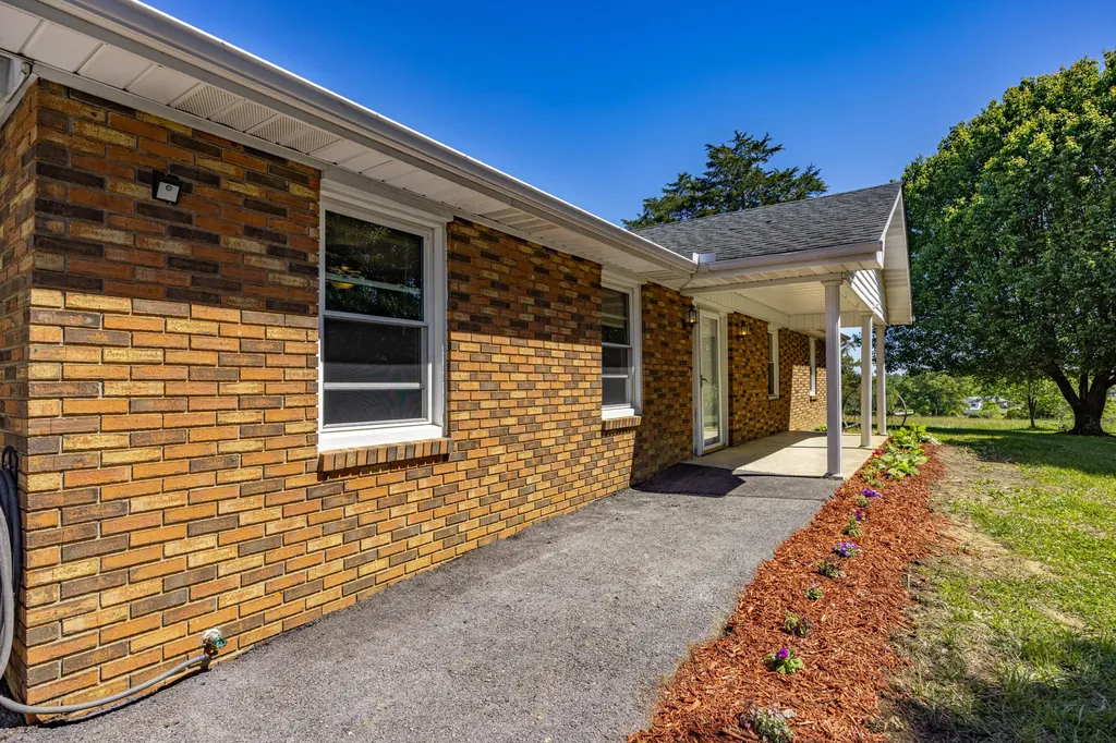 2335 Liberty Road Crab Orchard KY 40419