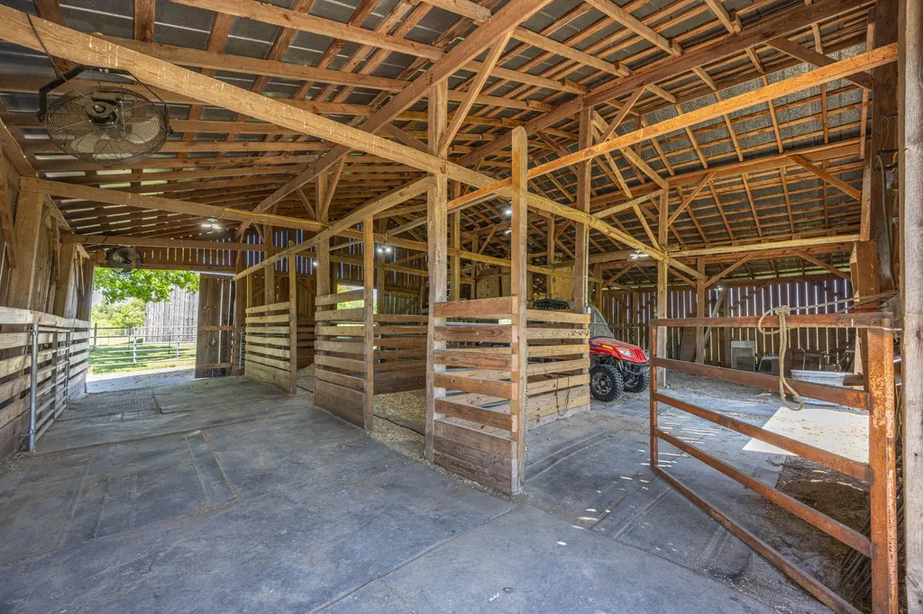 2335 Liberty Road Crab Orchard KY 40419