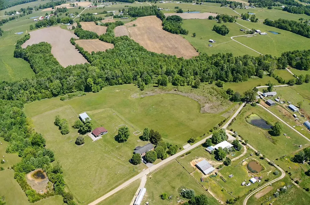2335 Liberty Road Crab Orchard KY 40419