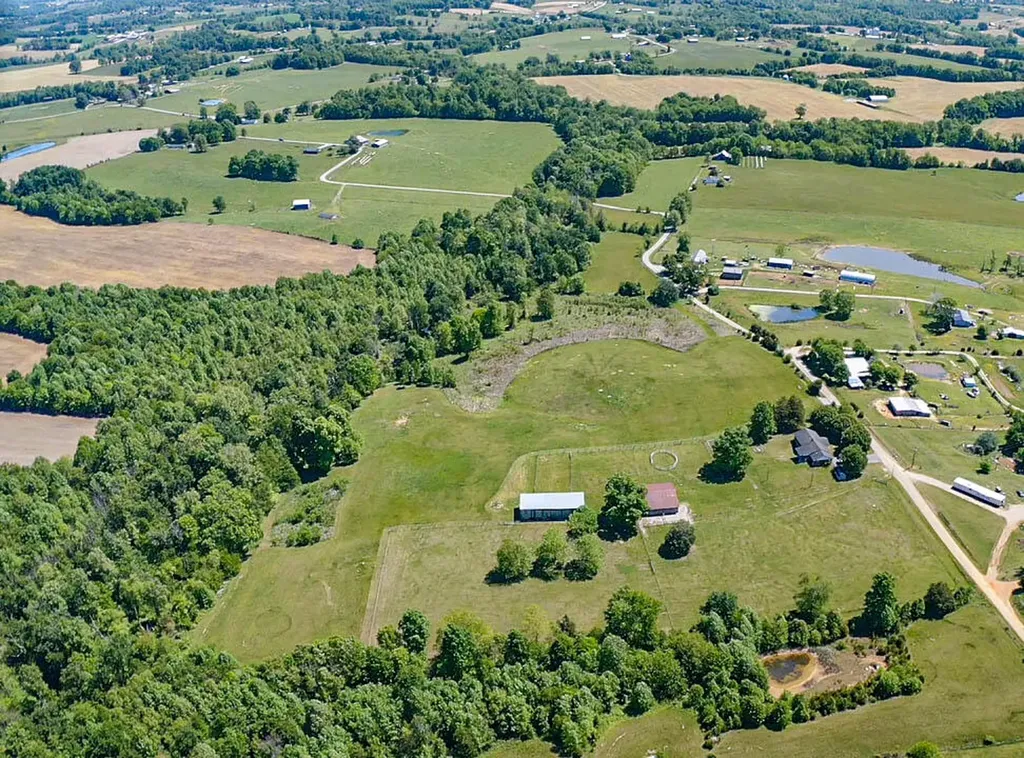 2335 Liberty Road Crab Orchard KY 40419