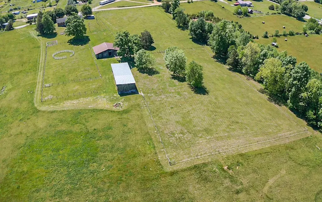 2335 Liberty Road Crab Orchard KY 40419