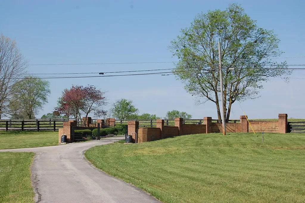 2525 Clintonville Road Paris KY 40361