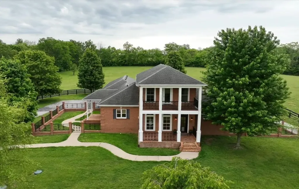2525 Clintonville Road Paris KY 40361